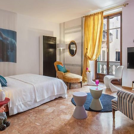 Billie'S Flat Red - Art & Design Apt In Verona Historic Centre Eksteriør bilde