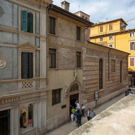 Billie'S Flat Red - Art & Design Apt In Verona Historic Centre Eksteriør bilde
