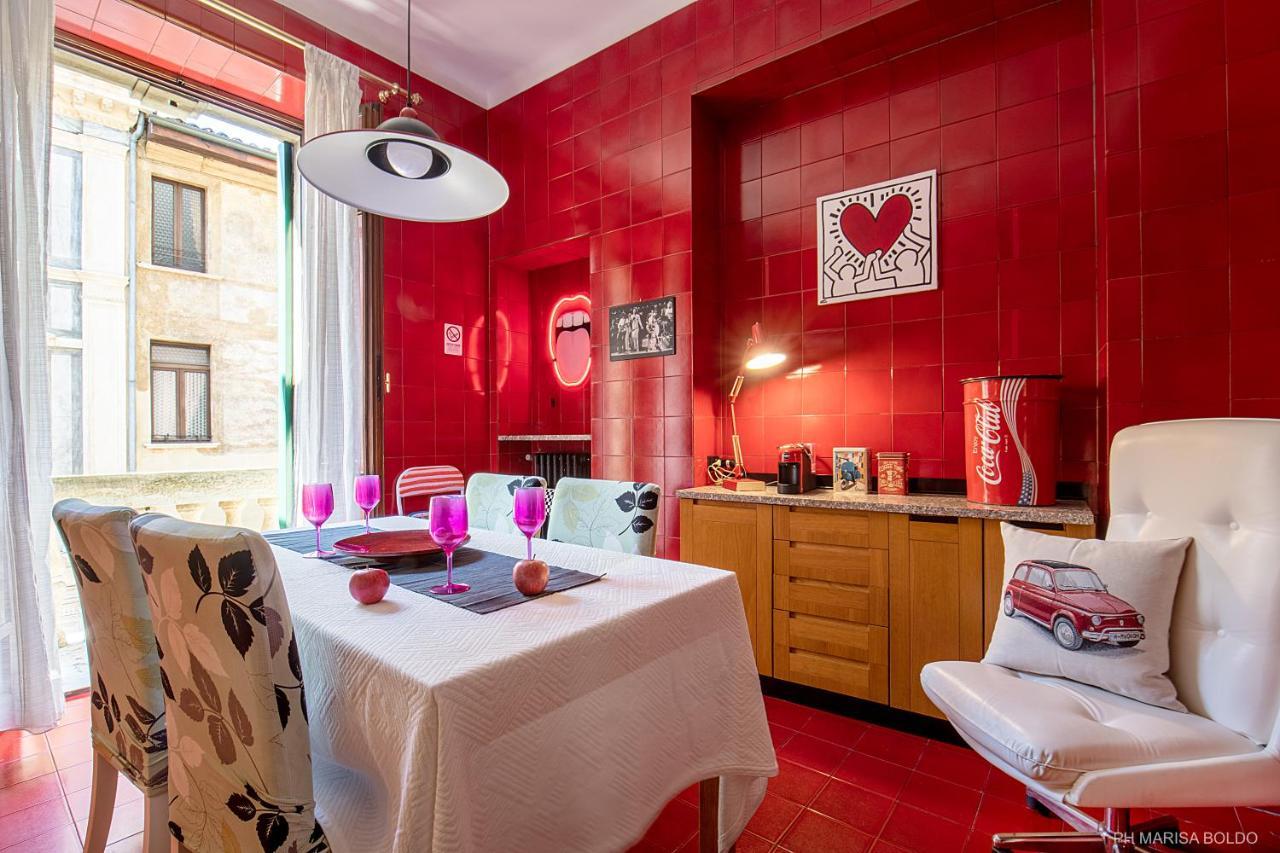 Billie'S Flat Red - Art & Design Apt In Verona Historic Centre Eksteriør bilde
